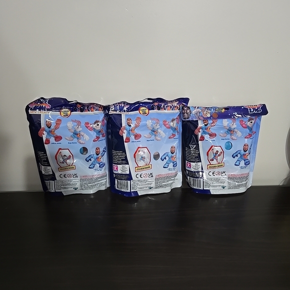 HEROES OF GOO JIT ZU Space Jam A New Legacy Tasmanian Bugs & LEBRON JAMES Set - Picture 8 of 8